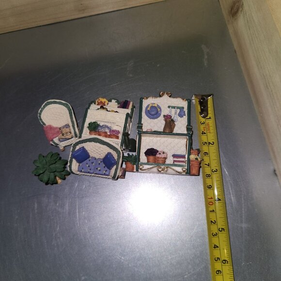 Avon Victorian Memories Dollhouse Wicker Furniture Set with Accessories & Plants - Picture 11 of 11